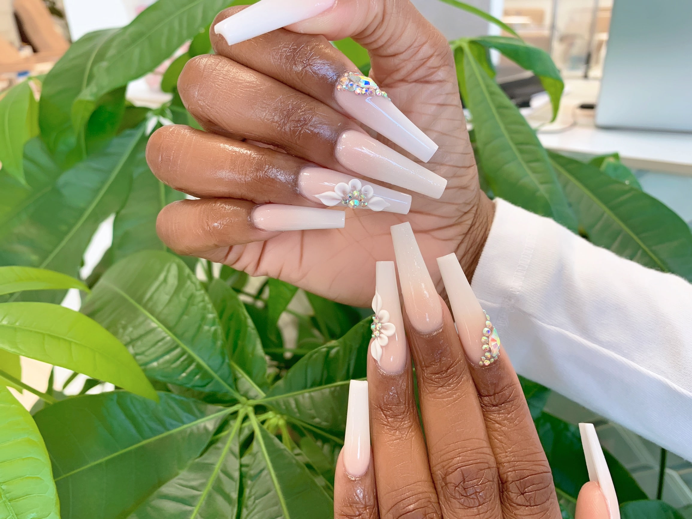 Techniques de nail art pour sublimer vos mains
